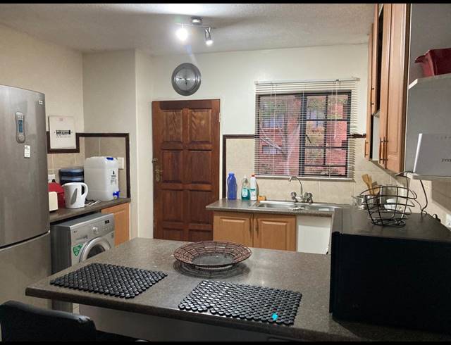 2 BEDROOM APARTMENT TO LET IN MOOIKLOOF RIDGE